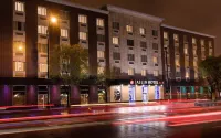 Jaslin Hotel Hotels near Midway International Airport
