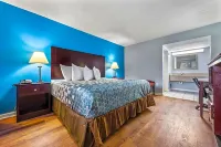 Super 8 by Wyndham Portsmouth - Norfolk - 停車場