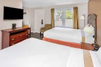 Travelodge by Wyndham Great Barrington Berkshires Hotels near Monument Mountain