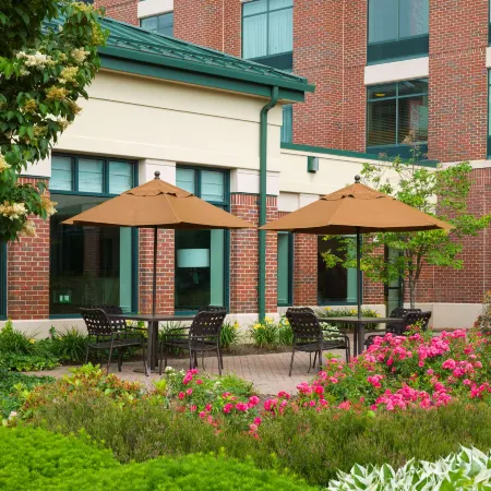 Hilton Garden Inn Hartford South/Glastonbury Отели рядом с достопримечательностью «Арена «XL-центр»»