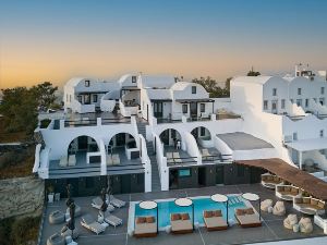 Oia Suites