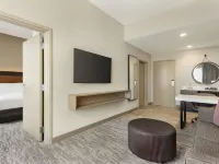 Embassy Suites by Hilton Round Rock Hotels near Bass Pro Shops