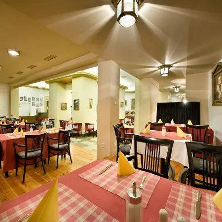 EA Hotel Rokoko