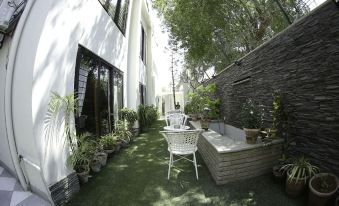Orchards Cottage Hotel