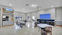 Days Inn & Suites by Wyndham Niagara Falls/Buffalo - 2 estrellas