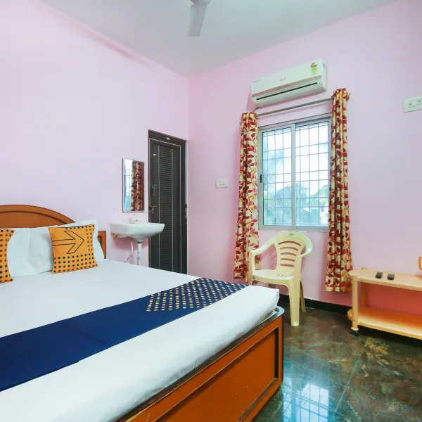 Spot on 66372 Sri Murugan Lodge - Housity