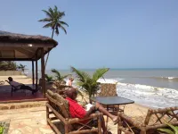 Coconut Pointe Villa & Beach Resort - Пляж