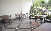 DeKopen Rooms & Convention Hotels in Blimbing