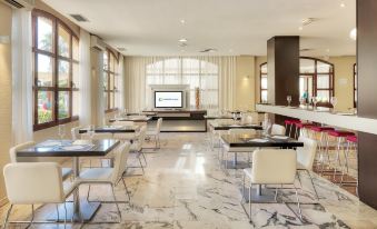 Ilunion Golf Badajoz - Housity