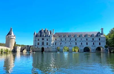 Les Rives du Cher - Chambres d'hôtes Artis'ames 주변 호텔