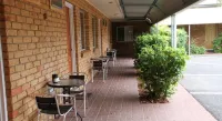 Emerald Highlands Motel Hotels in Emerald