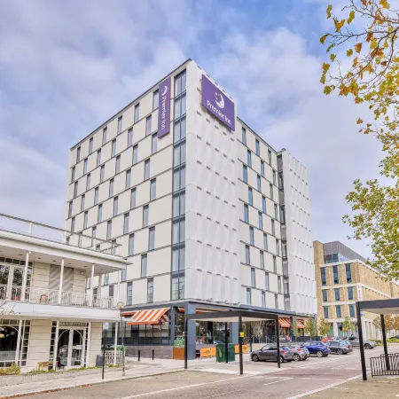 Premier Inn Milton Keynes Central (Avebury Boulevard) Отели рядом с достопримечательностью «Железнодорожный вокзал Блетчли»