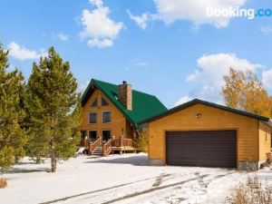 Mule Deer Cabin