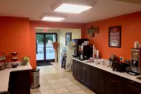 Econo Lodge - Waynesville - breakfast