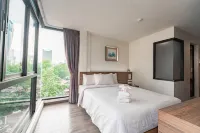 Sovereign Group Hotel @ Pratunam Bangkok Hotels near Thao Maha Brahma