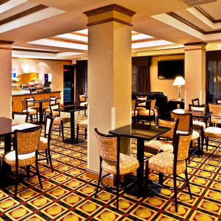 Holiday Inn Express & Suites BARTLESVILLE by IHG