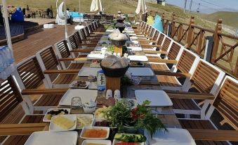Snowdora Hotel - Housity