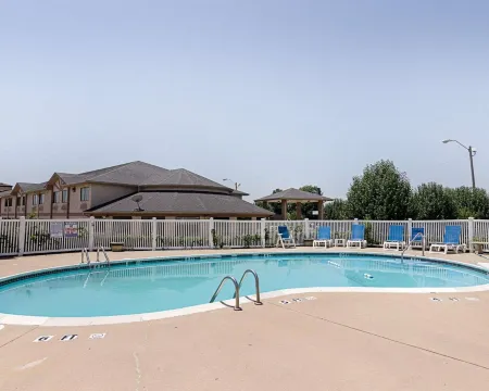 Sonesta Essential Van Buren Отели в г. Киблер Тауншип