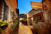 Old House Hotel&Pub Hotels near Beykonak Şirlengiç Camii