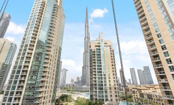 WelHome - Luxurious Apartment with Burj Khalifa Views