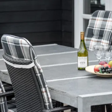 "Mavis" - 800m from the Sea