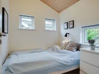 "Hunlef" - 400m from the Sea