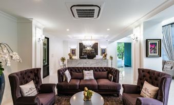 Merchant Villa