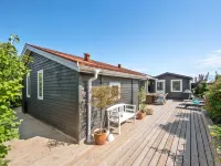 "Elfrede" - 600m from the Sea