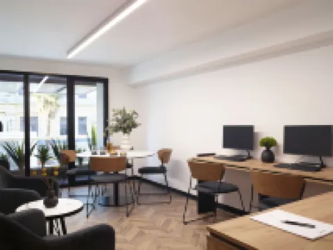 The Port Square Hotel Pire otelleri