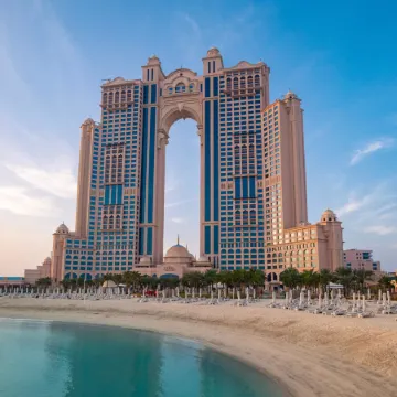 Rixos Marina Abu Dhabi Отели рядом с достопримечательностью «Двор Bateen Dhow»