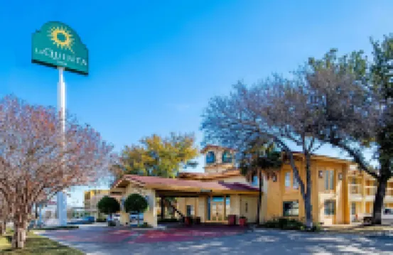 La Quinta Inn by Wyndham IH-10 West San Antonio TX ジョー・ワード・コミュニティ・センター周辺のホテル