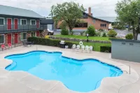 Days Inn by Wyndham Show Low - Pools