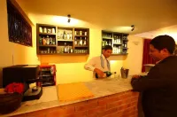 Royal Astoria Hotel - bar