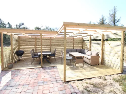 "Ingmund" - 2km from the Sea