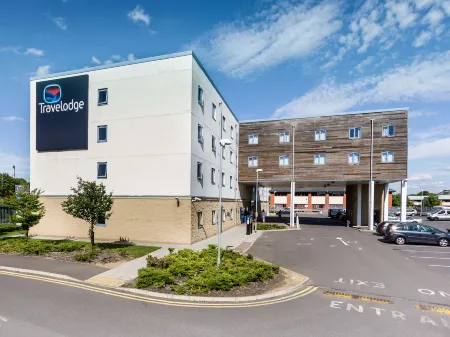 Travelodge Sunbury M3 Отели в г. Фелтем