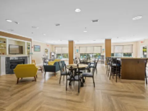 บลูวอเตอร์ อินน์แอนด์สวีทส์ บีดับเบิลยู ซิกเนเจอร์ คอลเลกชั่น โรงแรมในOnslow County