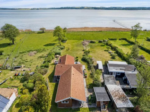 "Brunman" - 10m to the Fjord