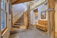Ski-in/Out Breckenridge Gem w/ Hot Tub! - سبا