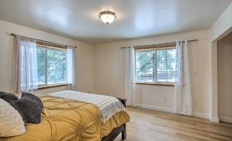 Kettle Falls Home w/ River Valley Mtn Views!