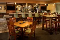DoubleTree by Hilton Portland - Tigard - bar