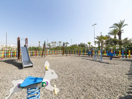 Monaco 01 Отели рядом с достопримечательностью «Aquarium Costa De Almeria»