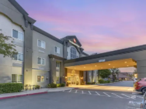 เบสท์เวสเทิร์นพลัส วินยาร์ดอินน์ โรงแรมในลิเวอร์มอร์