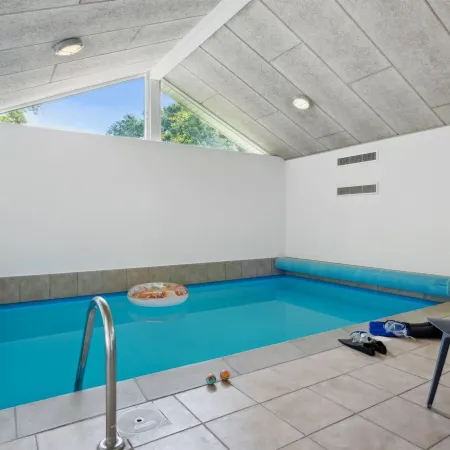 "Edin" - 150m from the Sea