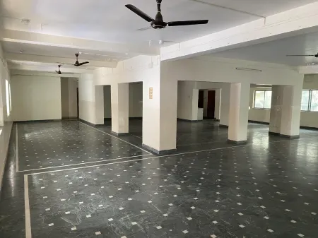 Hotel Mayur Отели рядом с достопримечательностью «Ajodhya Hills»