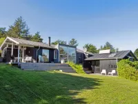 "Henryk" - 350m from the Sea - 4-Star