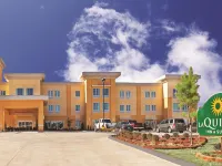 La Quinta Inn & Suites by Wyndham Muskogee Hotels in Muskogee