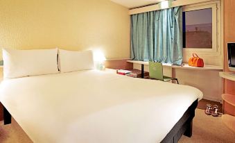 Ibis Asuncion