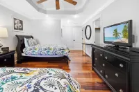 Villa Del Mar 5 Bedroom Home by RedAwning