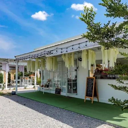 Luv Mountain & Flower Camp Pala-U