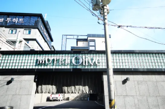 オリーブモーテル チネ区周辺のホテル